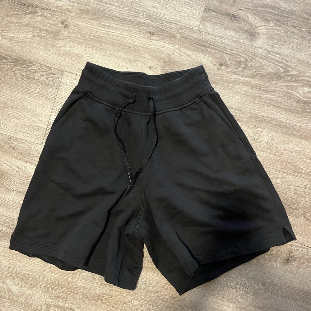 Lululemon shorts size 4